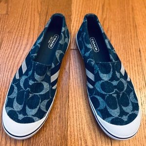💙🦋 NWOT Classic Coach Blue Leather Shoes 7B